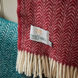 Dune Beetroot Throw