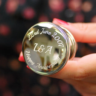 Anniversary Wine Bottle Stopper with personalised "22nd June 2007" engraved at the top "Happy Anniversary" engraved at the bottom and "L&A" engraved in the middle
