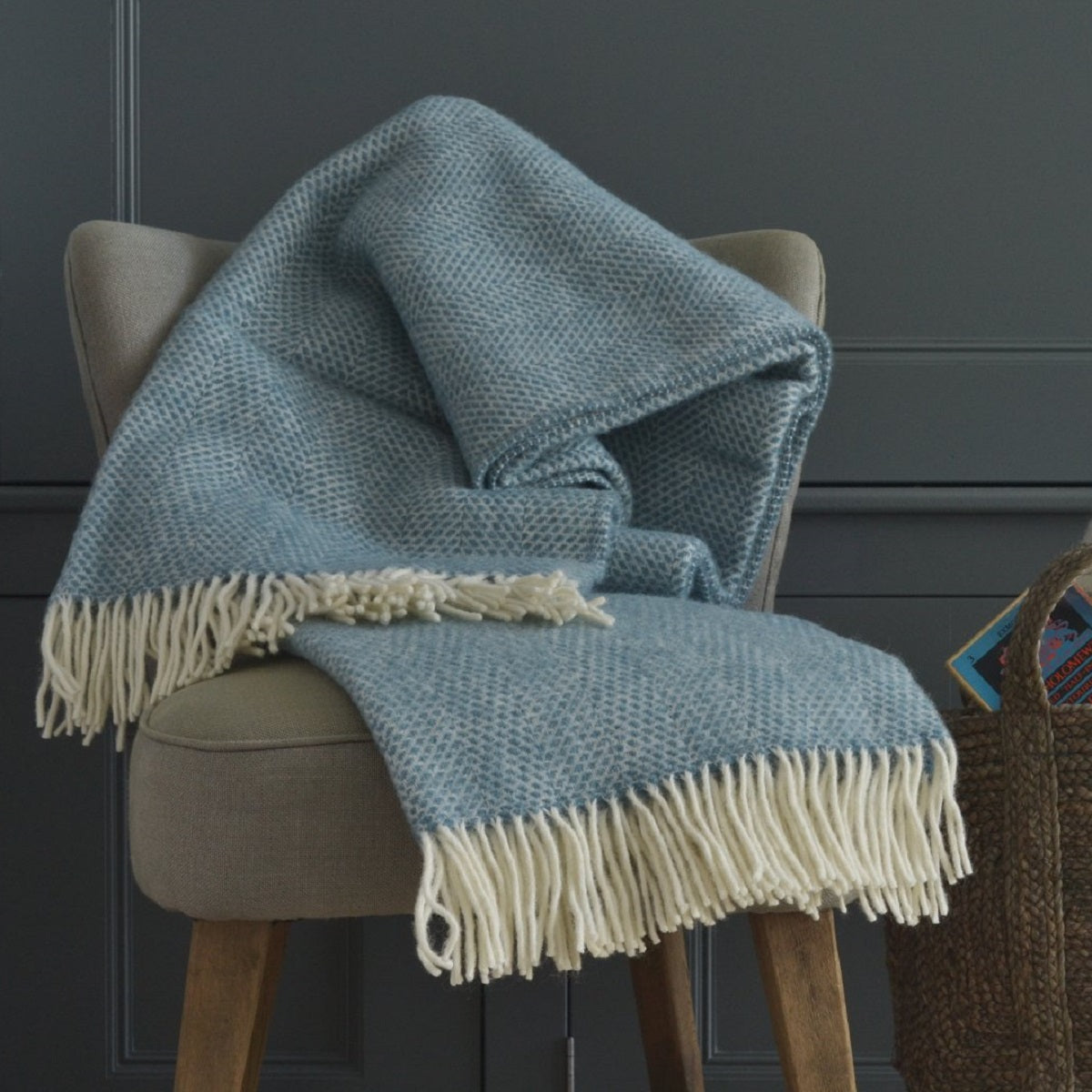 Beehive Petrol Blue Wool Throw – Penelopetom