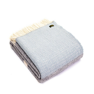 Illusion Panel Grey and Duck Egg Throw