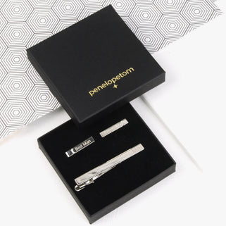 Tie slide and cuffinks set in black Penelopetom gift box.